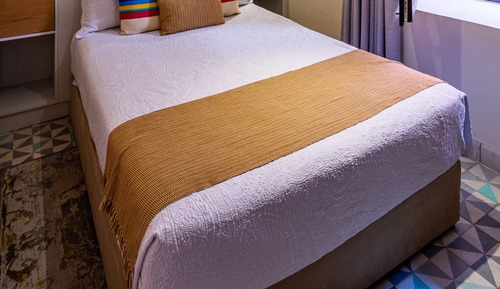 Standard Suite Full Bed