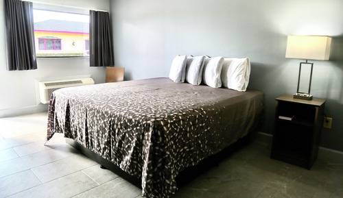 Standard King Room