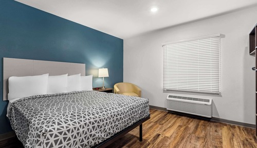 Suite, 1 Queen Bed, Non Smoking