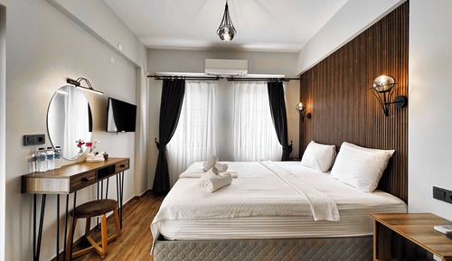 Standard Double Room, Balcony, Garden View