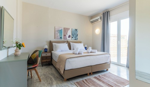 Suite, Sea View