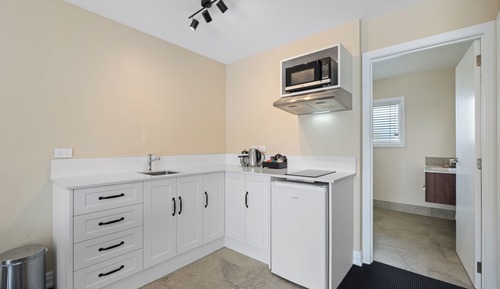 Premium Suite, 1 Queen Bed, Hot Tub, Ground Floor