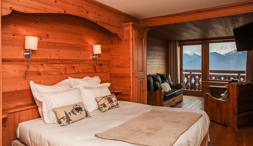 Suite, 1 King Bed, Mountain View