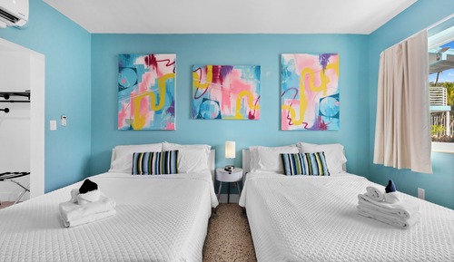 Deluxe Double Room, 2 Queen Beds, Non Smoking, Private Bathroom