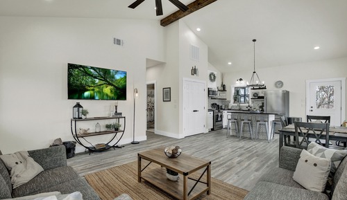 House, Multiple Beds, Hot Tub