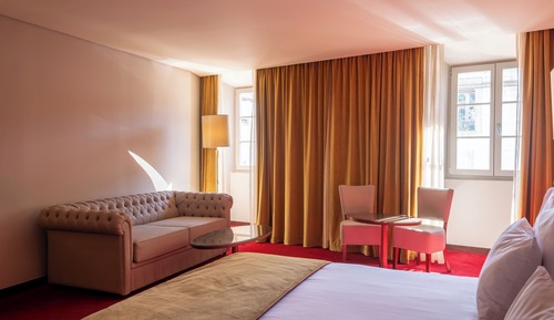 Family Room (2 Adults + 2 Children)