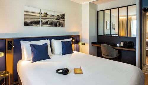 Junior Suite, 1 Double Bed with Sofa bed