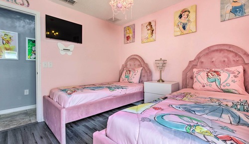 House (4 Bedrooms)