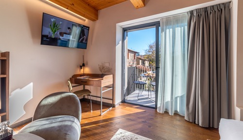 Deluxe Room, 1 King Bed, Balcony