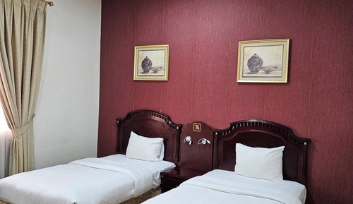 Junior Twin Room, 1 Bedroom, Kitchen, City View