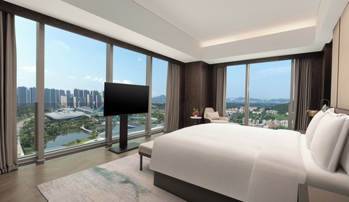 Room, 1 Bedroom, Lake View (Living Area)