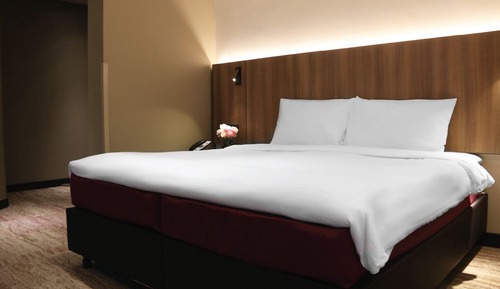 Tyrwhitt Premier Room