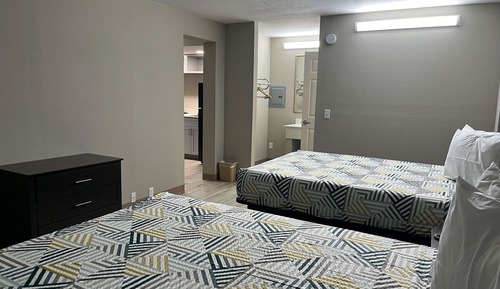 Standard Suite, Multiple Beds, Non Smoking