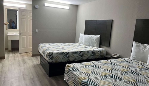 Deluxe Room, 2 Queen Beds, Accessible, Non Smoking