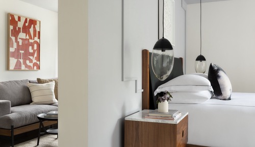 Studio Suite, Corner