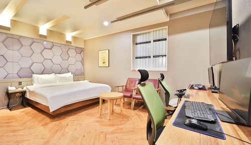 Premier Room