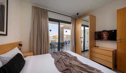 Executive Suite with Plunge Pool lagoon View