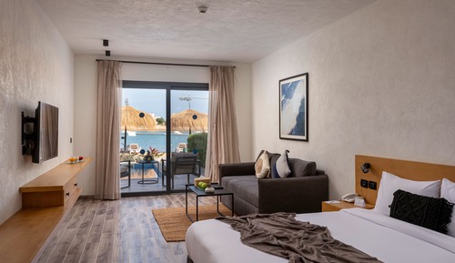 Creek Premium Room With Plunge Pool Lagoon View