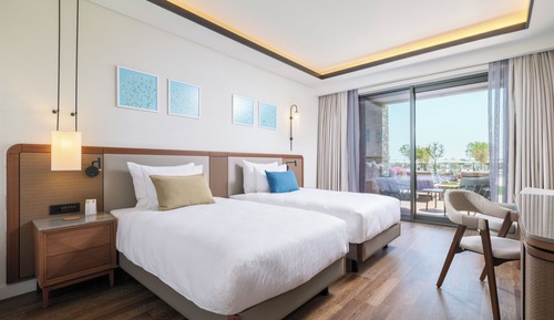 Deluxe Family Suite Sea View (Family Zone)