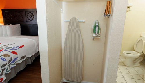 Deluxe King Suite