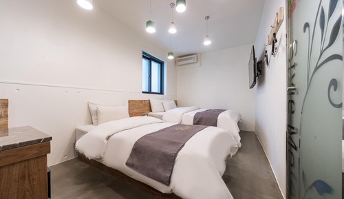 Room (Twin (Must Inquire In-advance for Con)