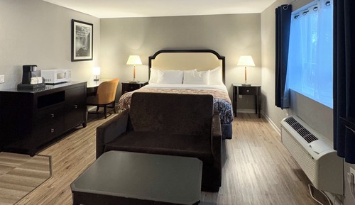 Suite, 1 King Bed, Non Smoking, Jetted Tub