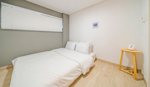 Basic Room, 2 Bedrooms (104(No Pet))