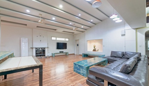 Basic Room, 5 Bedrooms (Seattle)