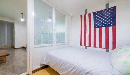 Basic Room, 2 Bedrooms (London)