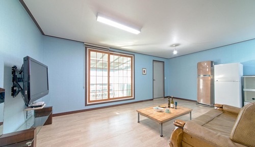 Basic Room, 3 Bedrooms (Monacco)
