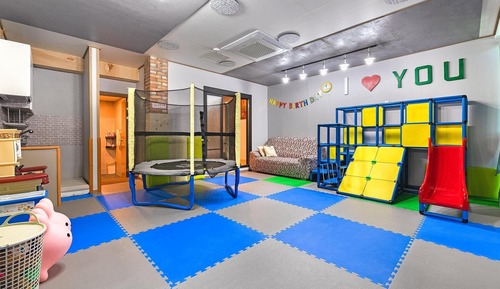 Basic Room, 2 Bedrooms (Pinekids)