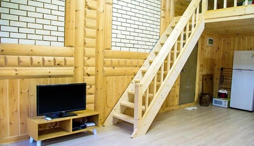 Room (No 202 )