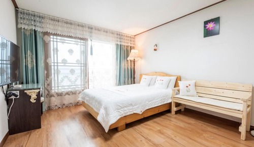Room (303#)