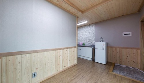 Room (Cherry Blossom)