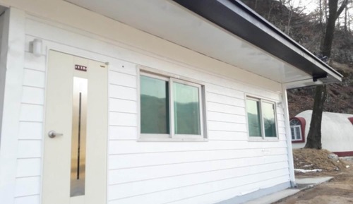 Room (Yeongwol Pension 113)