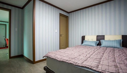 Room (Namhan River Room 1)