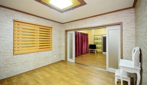 Room (Blue Jay (Duplex))