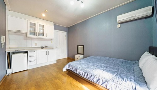 Room (Room 101)