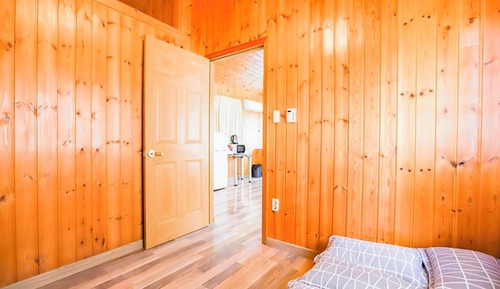 Room (Room 12)