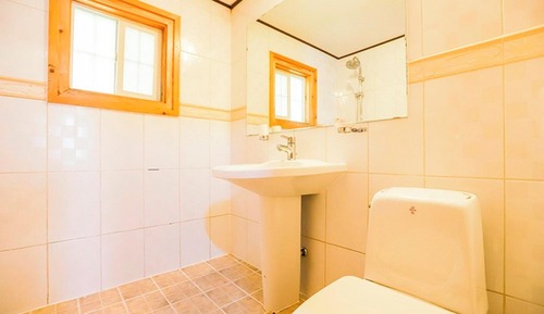 Room (Room 11)