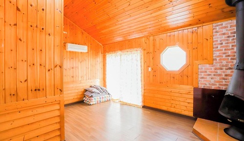 Room (Room 14)
