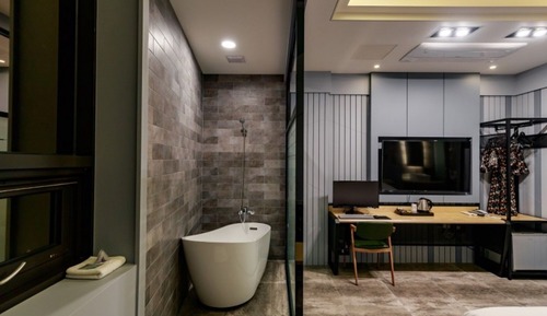 Room (BATH 204)