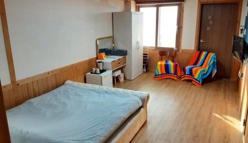 Room (Room 101)