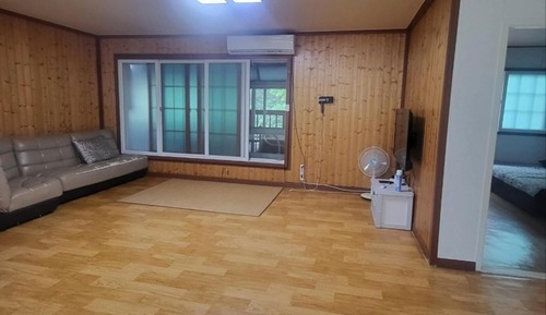 Room (Strong landscape)
