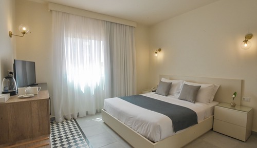 Economy Room