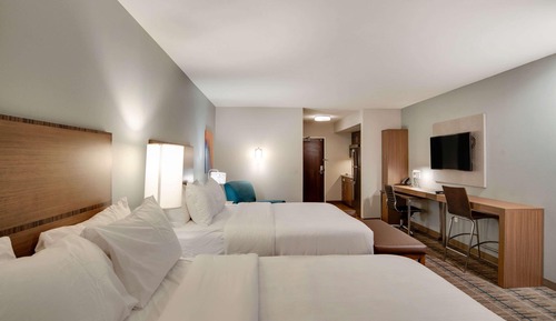 Suite, 2 Queen Beds, Accessible, Non Smoking