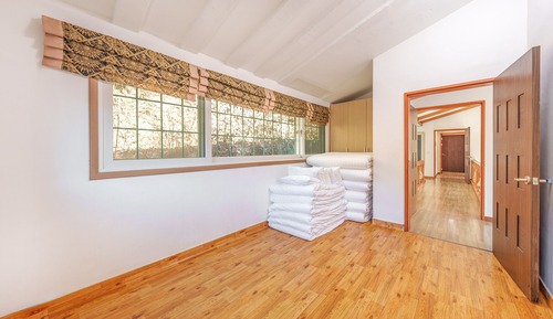 Basic Room, 5 Bedrooms (Santamaria (BBQ))