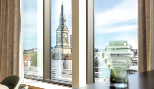 Suite (Waterfront Corner)