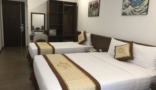 Deluxe Triple Room, City View