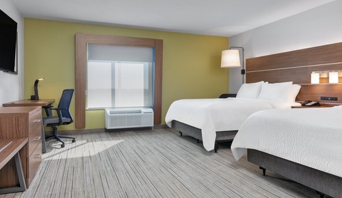 Room, 2 Queen Beds, Mobility Accessible (Communications, Roll-In Shower)
